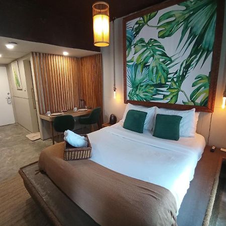 The Staycation - Serviced Rooms マニラ市 エクステリア 写真