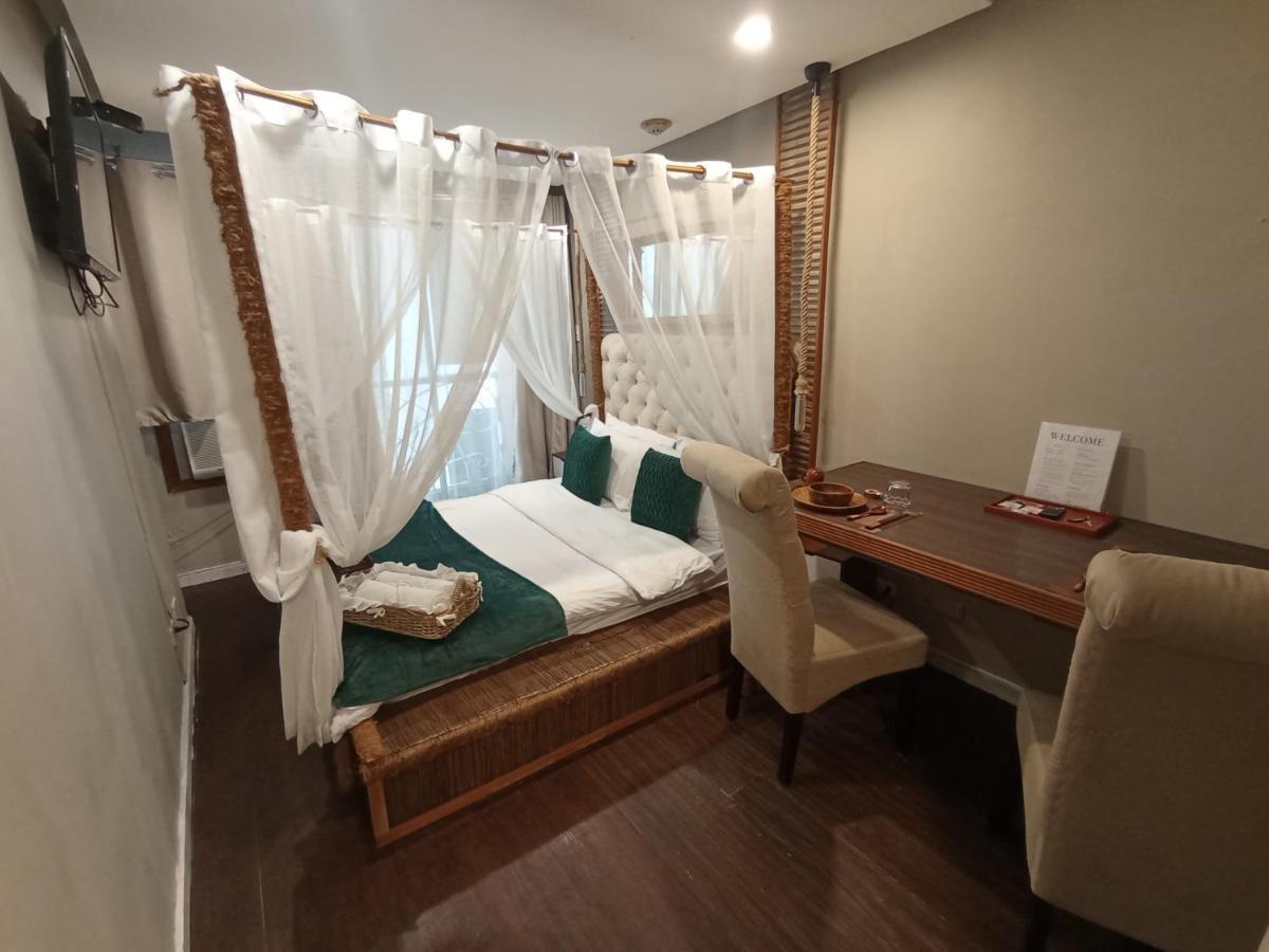 The Staycation - Serviced Rooms マニラ市 エクステリア 写真