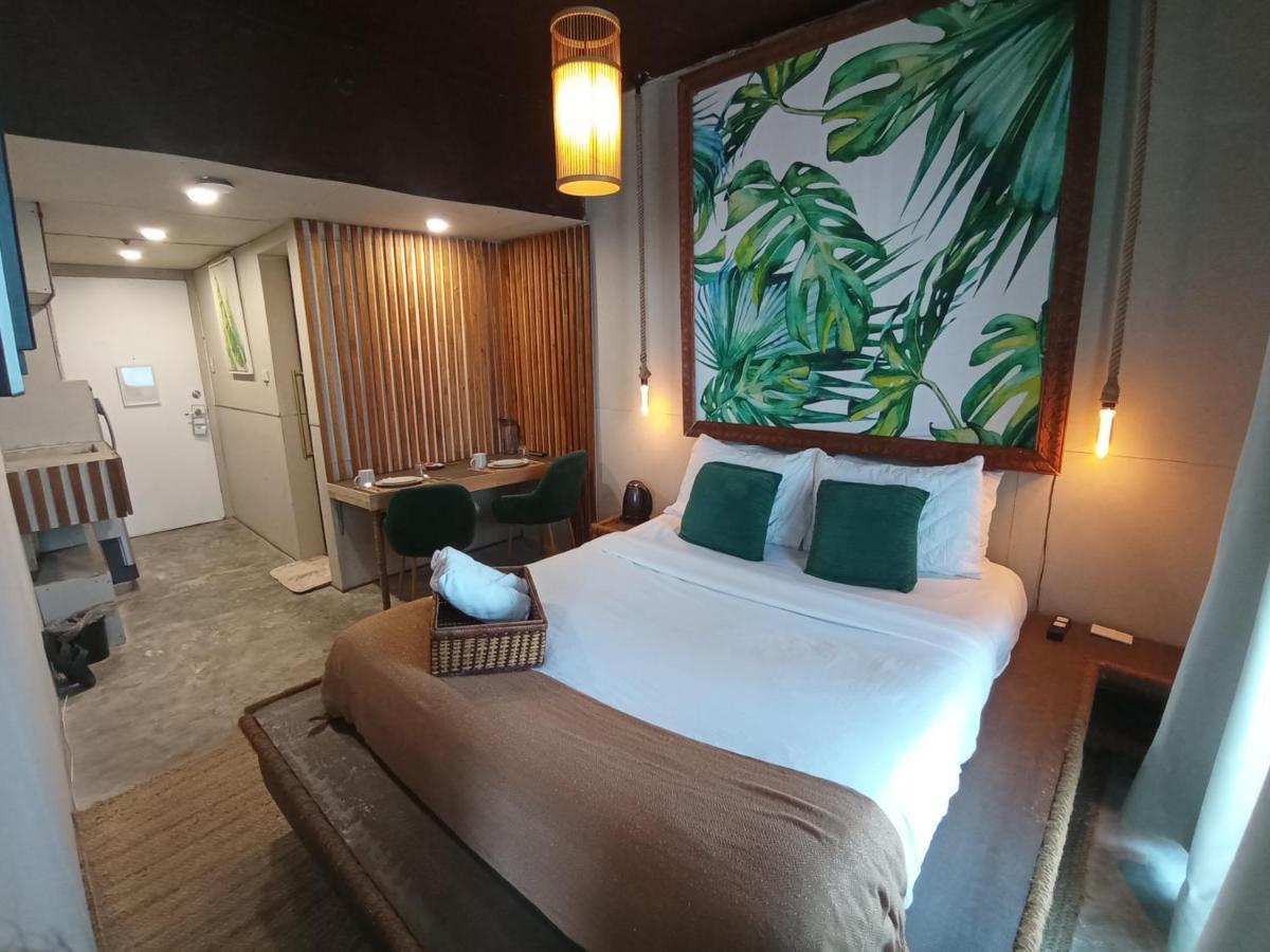 The Staycation - Serviced Rooms マニラ市 エクステリア 写真