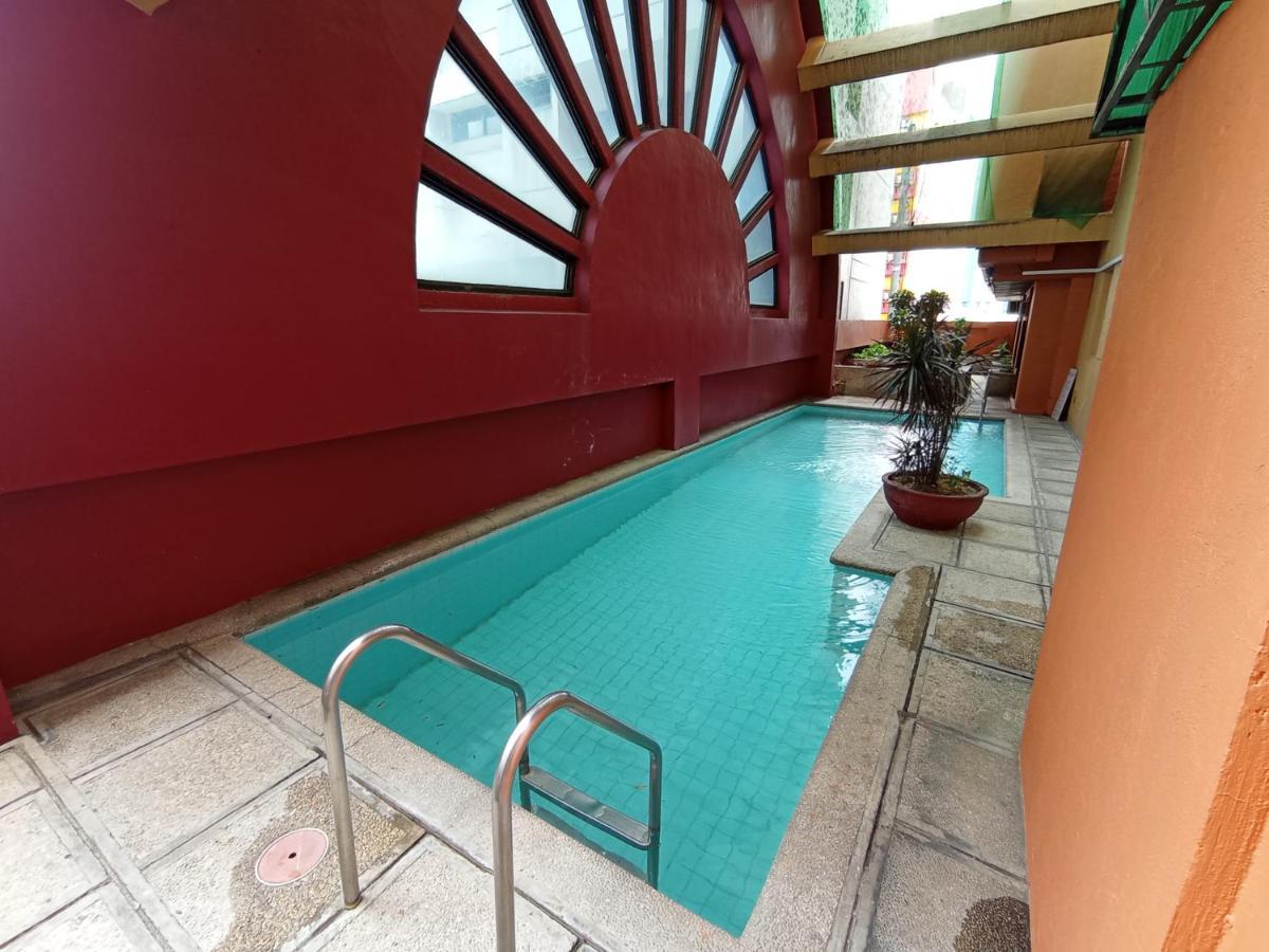 The Staycation - Serviced Rooms マニラ市 エクステリア 写真