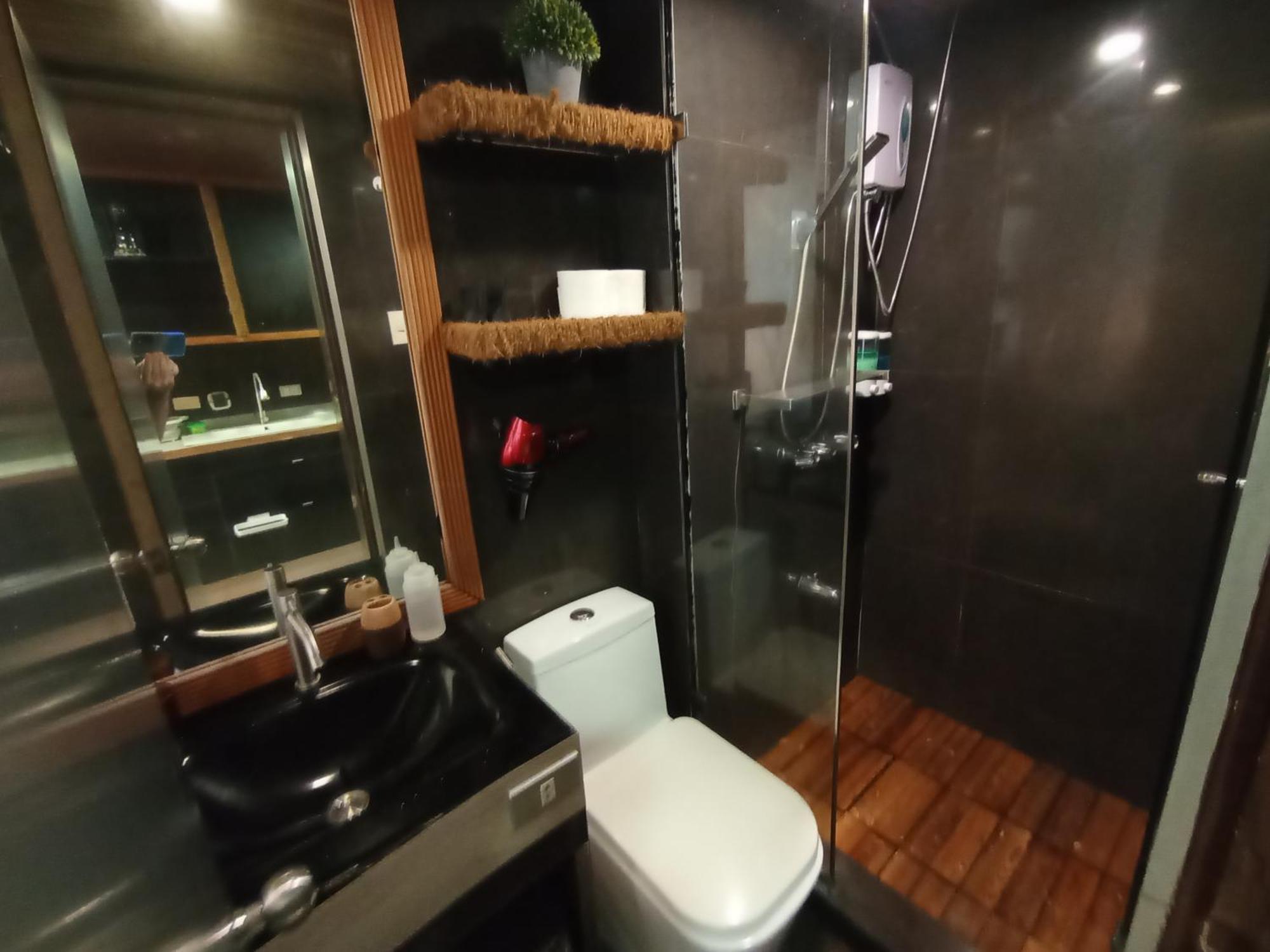 The Staycation - Serviced Rooms マニラ市 エクステリア 写真