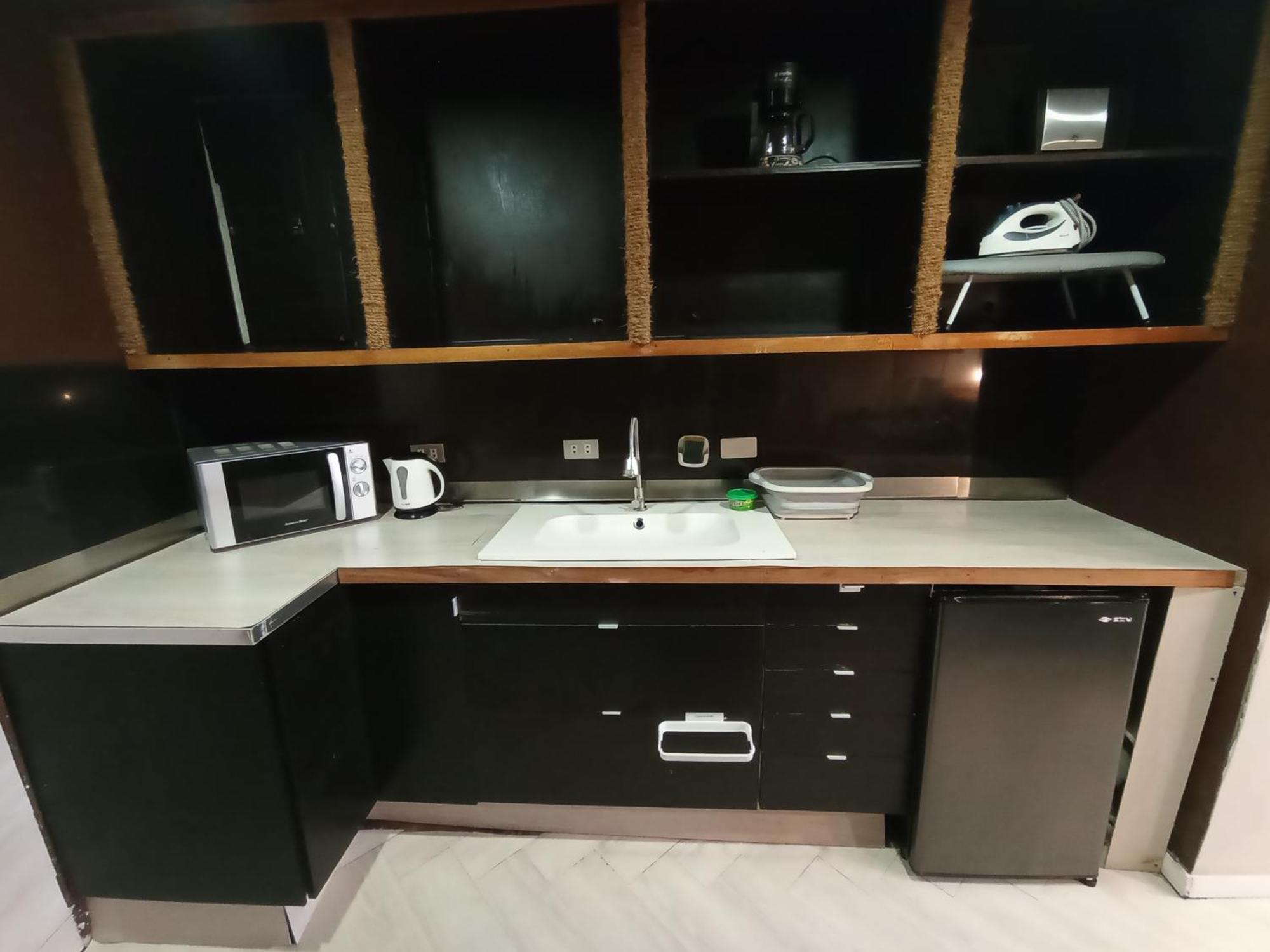 The Staycation - Serviced Rooms マニラ市 エクステリア 写真