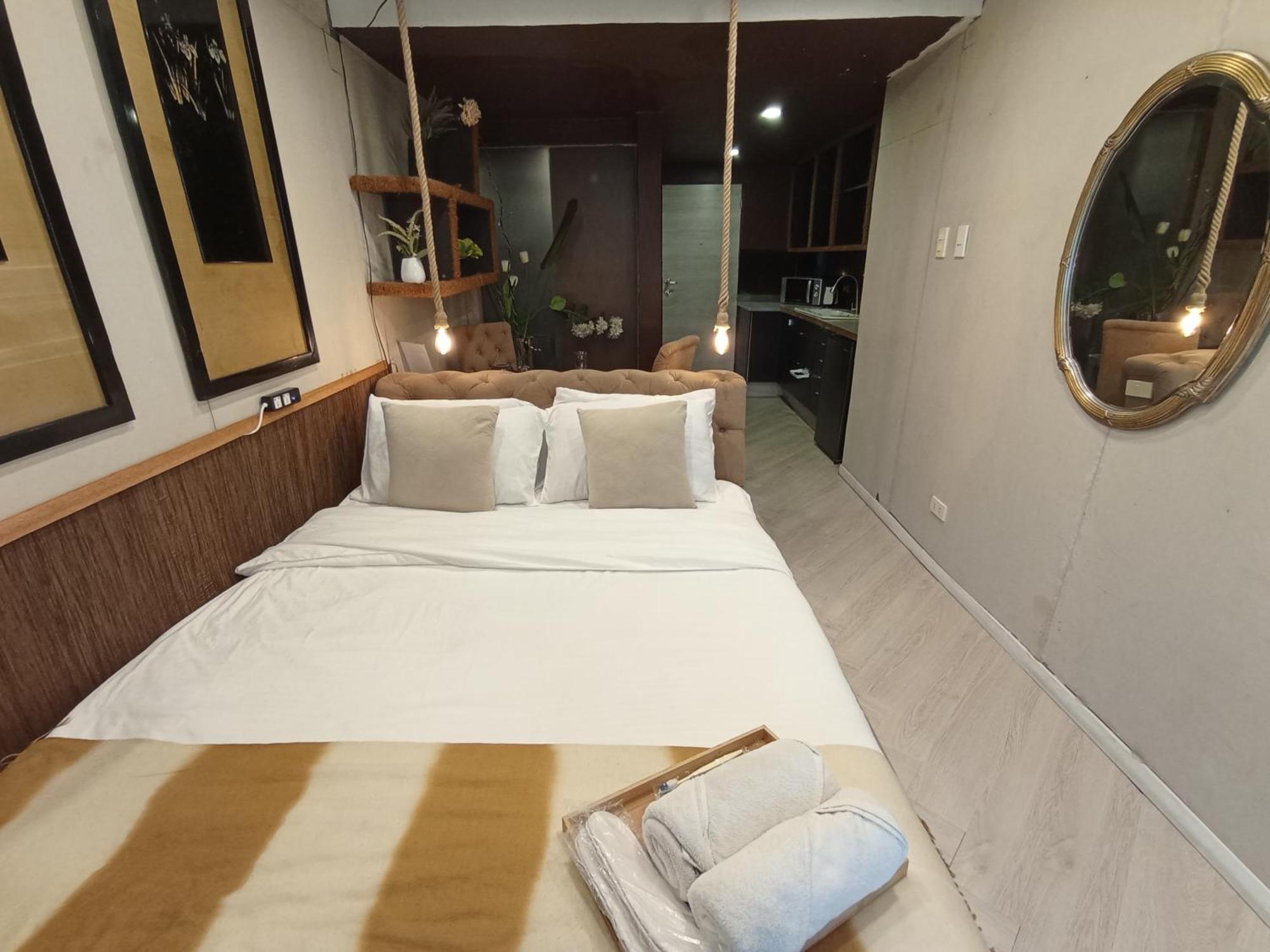 The Staycation - Serviced Rooms マニラ市 エクステリア 写真