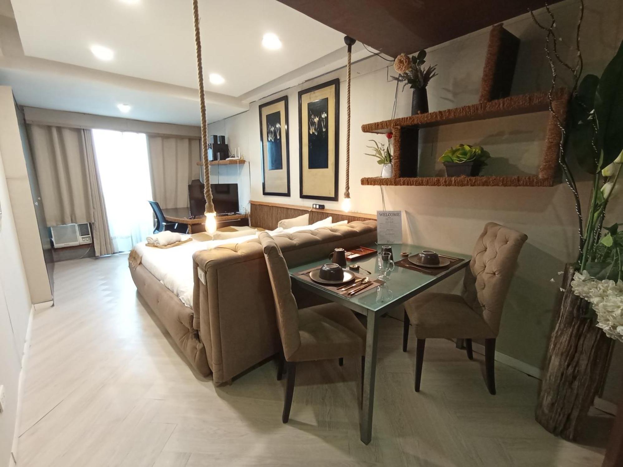 The Staycation - Serviced Rooms マニラ市 エクステリア 写真